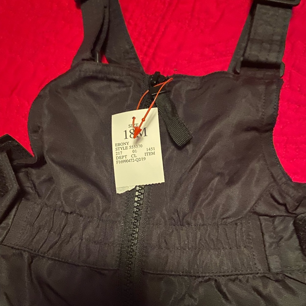 Brand New Snow Suit size 18